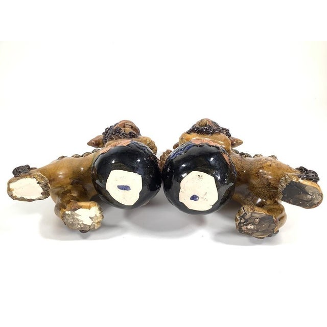 1950s Pair of Mid-Century Chinese Ceramic Polychrome Foo Dog Figurine For Sale - Image 5 of 7