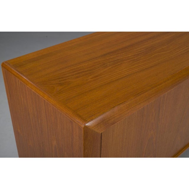 Brown Teak Sideboard by Ib Kofod-Larsen for Faarup Møbelfabrik, 1960s For Sale - Image 8 of 18