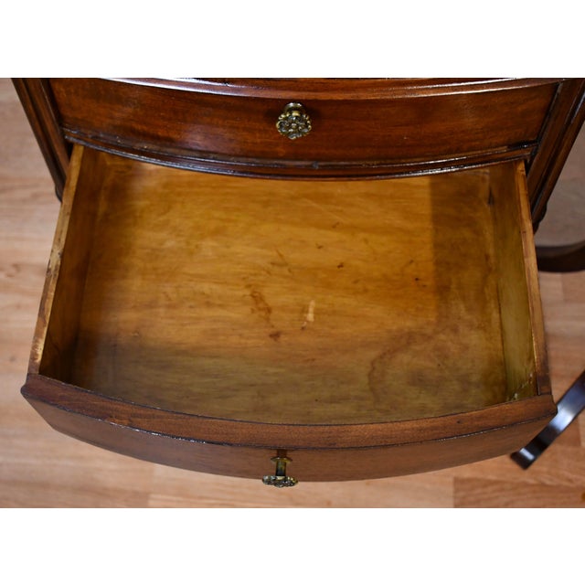 Brown 1920s Duncan Phyfe Mahogany Lyre Base Pair of Nightstands / Bedside Tables For Sale - Image 8 of 18