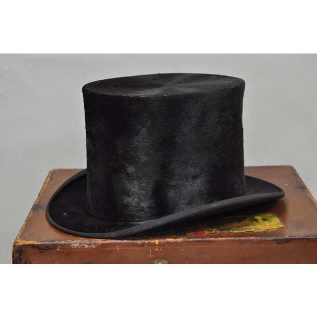 Art Deco Late 19th Century English Art Deco Brown Leather Travel Case Suitcase W/ Cunard Stickers & Top Hat For Sale - Image 3 of 18