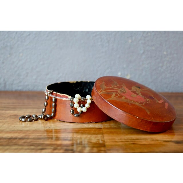 This charming boiled cardboard jewelry box is a pretty little decorative room in an Art Nouveau spirit. It is decorated...