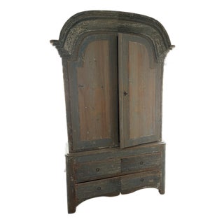 18th Century Swedish Jämtland Rococo Painted Pine Two-Part Cabinet For Sale