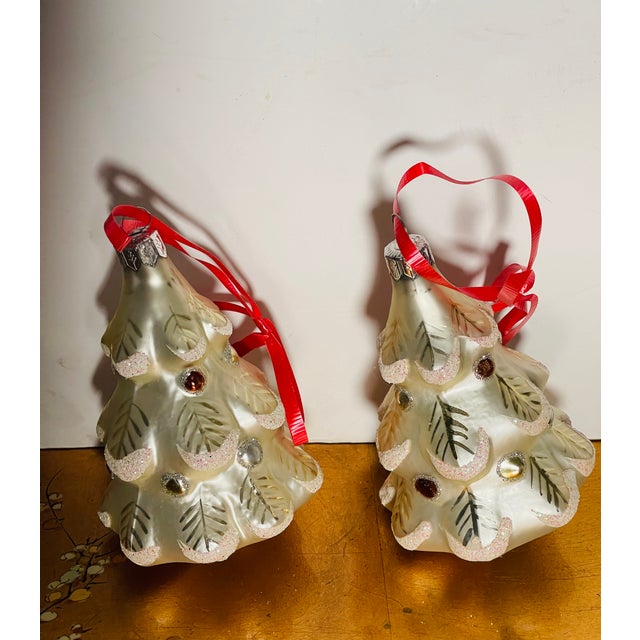 Shabby Chic 1970s Pair of 4” Large White Christmas Tree Ornaments For Sale - Image 3 of 3