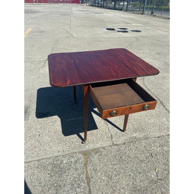 Antique Federal Sheraton Mahogany Drop Leaf Pembroke Table Inlay Brass Casters For Sale - Image 4 of 14