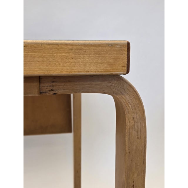 Wood Dl82 Folding Table and 65 Chairs by Alvar Aalto for Artek 1960s, Set of 7 For Sale - Image 7 of 18