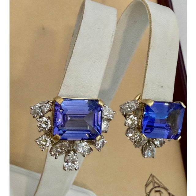 13 Carat Emerald Cut Tanzanite & 5 Carat Diamond 18 Karat Two Tone Gold Earring For Sale In New York - Image 6 of 8