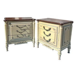 Vintage French Provincial Style Pair Nightstands or End Accent Side Tables For Sale