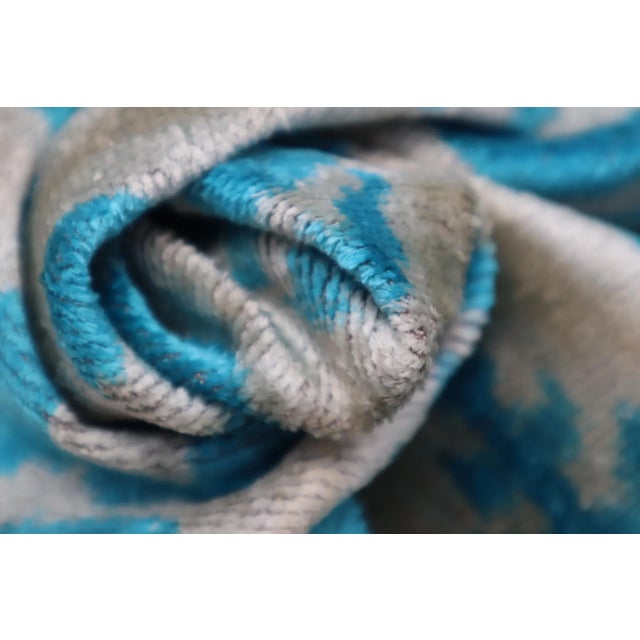 ● 100% silk velvet material making the throw pillows super soft and cozy with a delicate touch and giving your room a more...