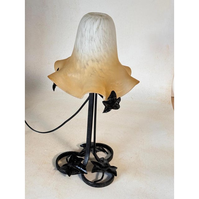 French Art Deco Table Lamp in Hammered Iron and Glass Paste, France, 1920s For Sale - Image 13 of 14