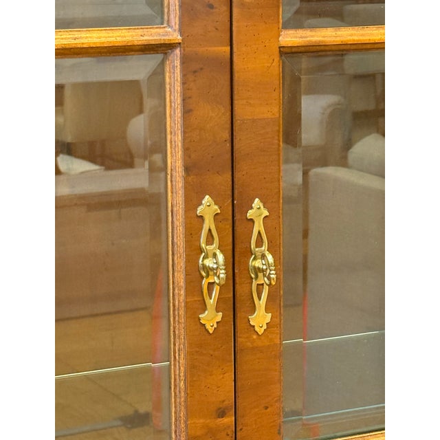 Brown Vintage Henredon Burl Wood Double Lighted Curio China Cabinet For Sale - Image 8 of 12