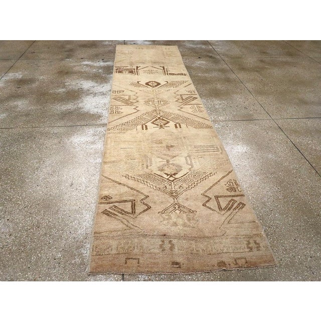 Textile Galerie Shabab Collection Mid-20th Century Turkish Anatolian Runner For Sale - Image 7 of 10