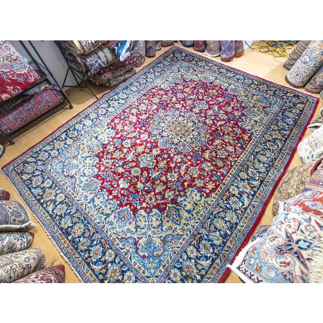 Middle Eastern Hand-Knotted Kashan Isfahan Najafabad Rug For Sale - Image 4 of 17
