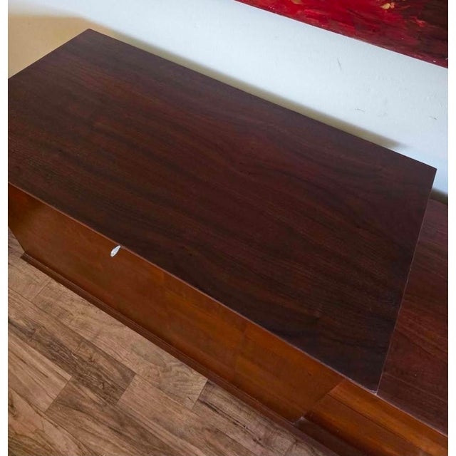 Cavalier Vintage Cavalier Co. Mid-Century Cedar Chest For Sale - Image 4 of 12