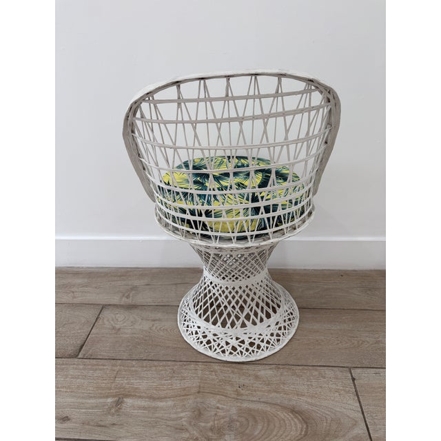 Mid-Century 5 Piece Spun Fiberglass Table and Chairs For Sale - Image 11 of 12