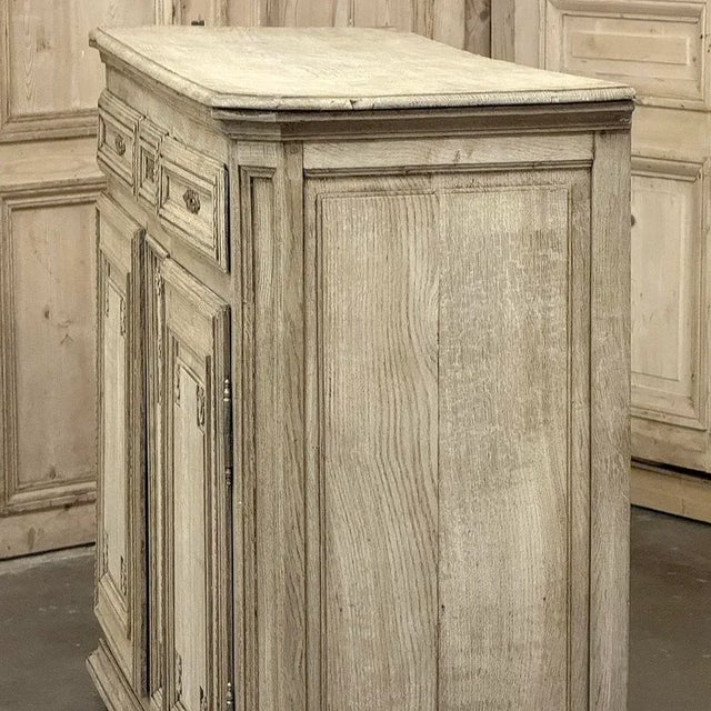 Sand 18th Century French Louis XVI Period Buffet in Stripped Oak For Sale - Image 8 of 18