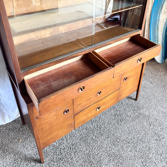 Mid 20th Century Modern Counterpoint Credenza With Hutch/China Cabinet by Drexel For Sale In Miami - Image 6 of 12