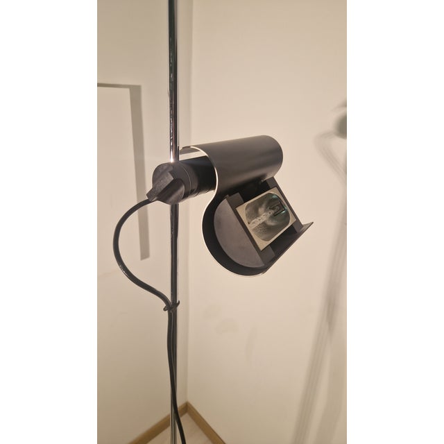 DM 333 Floor Lamp with Metal Base by Vico Magistretti for Oluce For Sale - Image 10 of 15