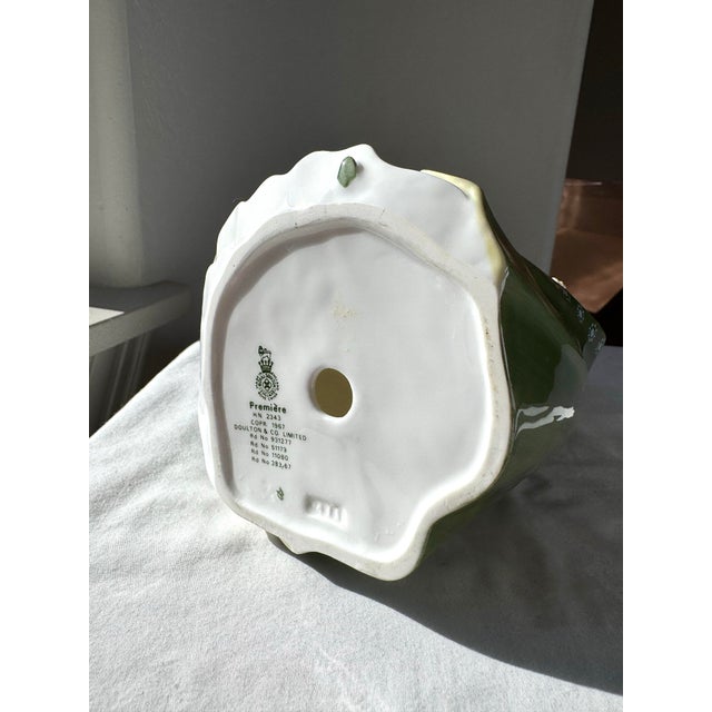 Late 20th Century Royal Doulton Figurine ~ “Première” ~ Hn 2343 For Sale - Image 11 of 11