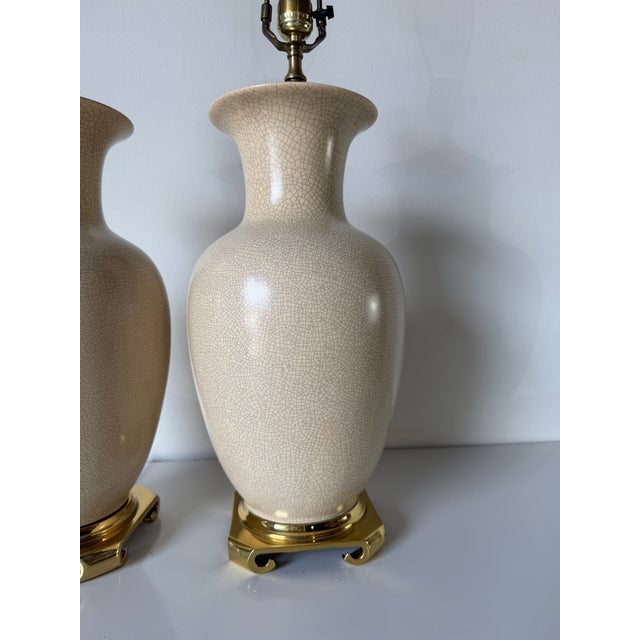 1980s Vintage Asian Style Cream Beige Crackle Glazed Ceramic & Brass Table Lamps – A Pair For Sale In Miami - Image 6 of 12