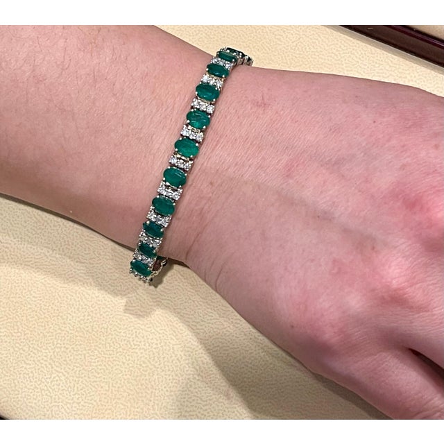 Contemporary 18 carat Natural Emerald & Diamond Cocktail Tennis Bracelet 14 Karat White Gold For Sale - Image 3 of 18