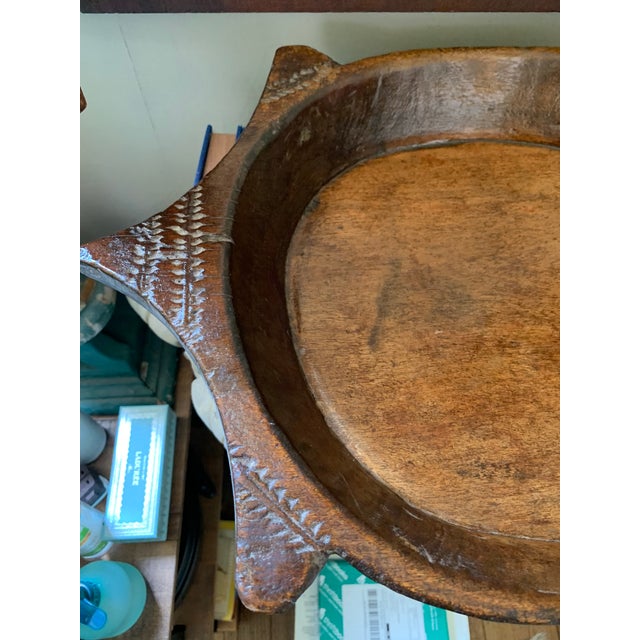 Early 20th Century Wood Hand Carved Artisanal Tribal Tray For Sale - Image 4 of 12