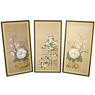 Vintage Hand-Painted Japanese Floral Panels in Black Lacquer Wood Frames - Set of 3 For Sale