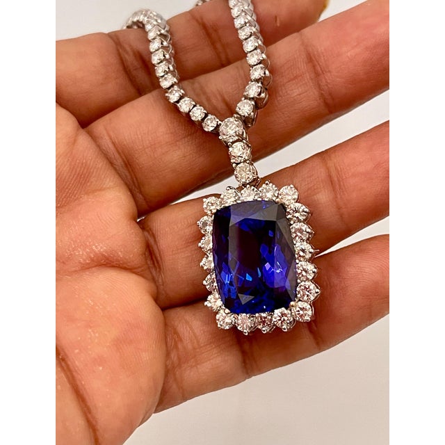 21 Carat Cushion-Cut AAA Tanzanite & 9.5 Ct Diamonds, Pendant Necklace Estate For Sale - Image 18 of 18