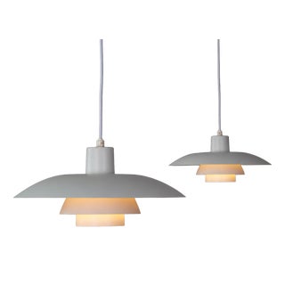 Vintage Danish PH 4/3 Hanging Lamps by Poul Henningsen for Louis Poulsen, 1966, Set of 2 For Sale