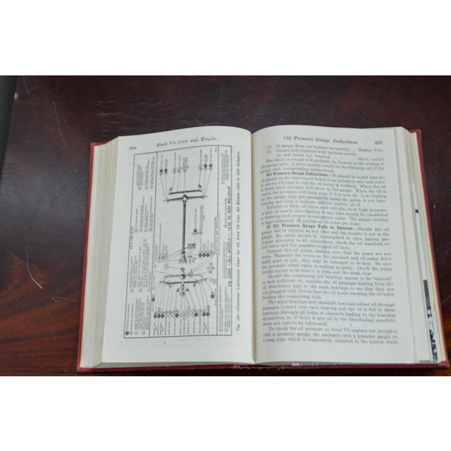 Paper 1945 Ford v-8 Cars & Trucks Reference Manual – Construction, Operation, Repair (Pagé) For Sale - Image 7 of 12