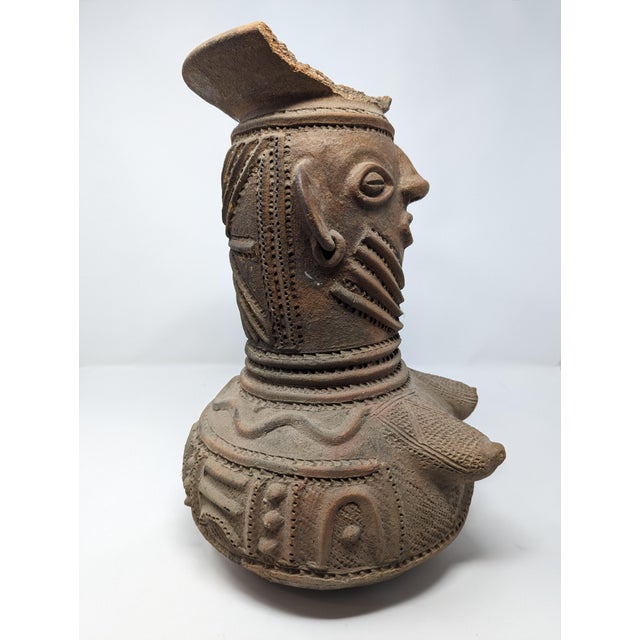 1920s Rare Terracotta Yoruba Tribe Osun Shrine Jar (C. 1910s-1940s) For Sale - Image 5 of 13