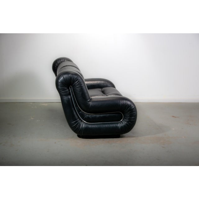 1980s Italian Space Age Black Leather 2-Seater Sofa, 1985 For Sale - Image 5 of 14