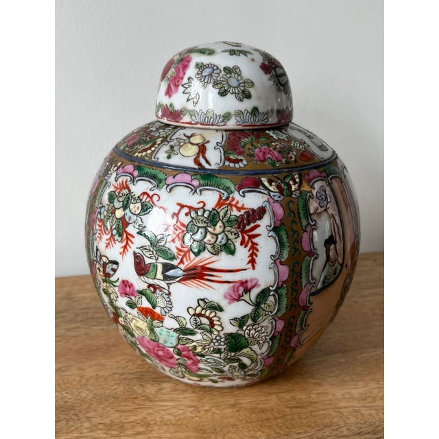 1960s 1960s Rose Medallion Lidded Ginger Jar With Gilt Accents For Sale - Image 5 of 11