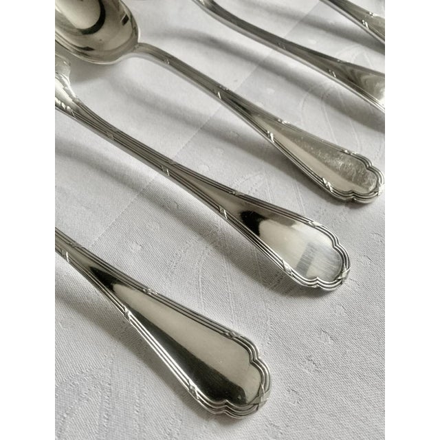 Metal Vintage French Silver-Plated Dinner Spoons and Forks with Cross Border Bands from Ercuis, 1935, Set of 22 For Sale - Image 7 of 11