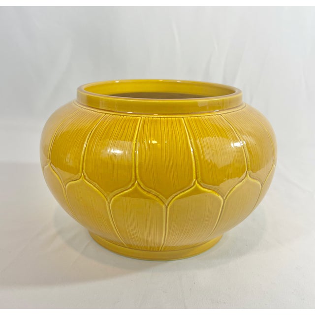 Chinese 1960s Amber Chinese Porcelain Lotus Bowl For Sale - Image 3 of 5