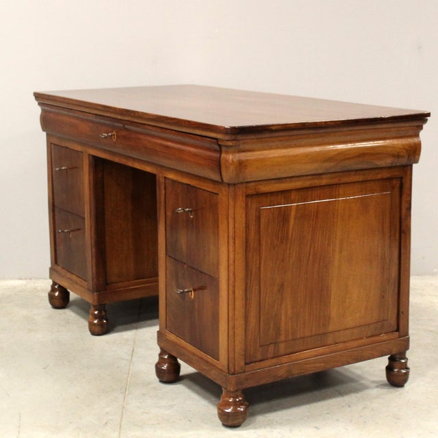 19th Century Italian Desk Table in Walnut For Sale - Image 3 of 15