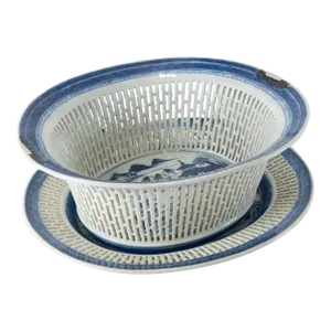 Chinese Export Chinoiserie Blue and White Basket and Tray