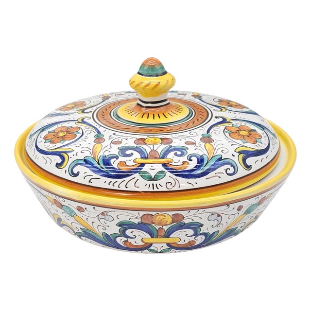Hand Painted Deruta Italy Raffaelesco Covered Bowl by Sberna – 8" Artisan Pottery For Sale
