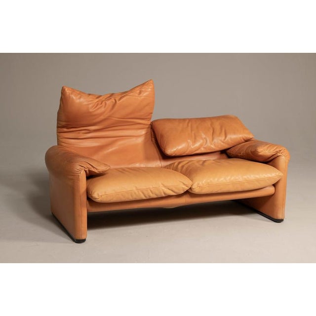 The sofa is an icon of italian design, designed by vico magistretti in the 1990s and manufactured by cassina. The sofa is...