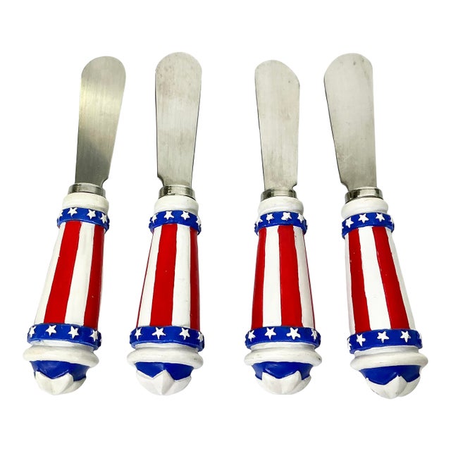 1970s Americana Boho Chic Arts & Crafts Stars & Stripes Spreader Knives - Set of 4 - 4th of July For Sale