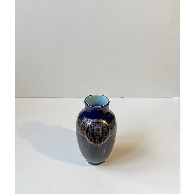 Neo-Classical French Cobalt Blue Majolica Vase from Sarreguemines, 1920s For Sale - Image 4 of 8