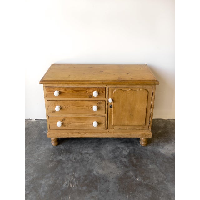 Antique 19th Century English Pine Victorian Dresser For Sale - Image 4 of 12