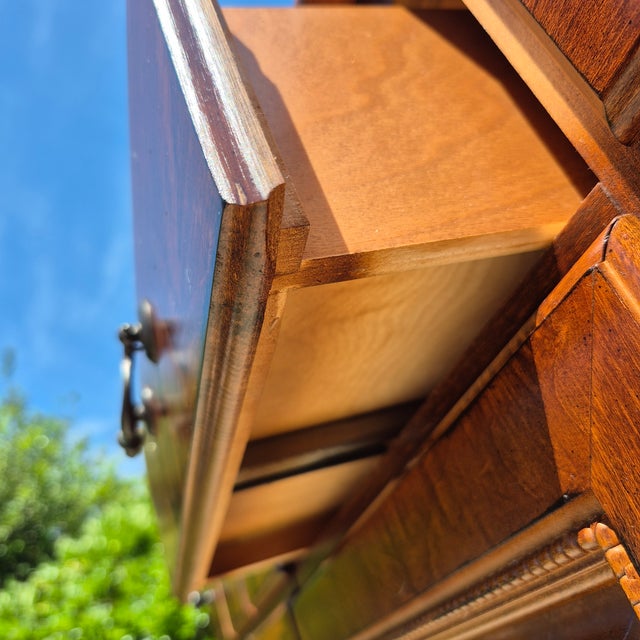 1990s Vaughan Early American Colonial Revival Cherry Chest of Drawers Dresser Bureau W/ Door & 11-Drawers For Sale - Image 12 of 14