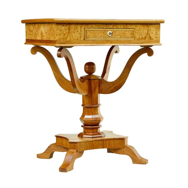 Late 19th Century Antiqye Scandinavian Burr Birch and Elm Occasional Table, 1870 For Sale - Image 5 of 12