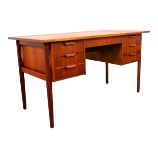 1960s Mid Century Danish Modern Desk Executive Teak 7 Drawer Floating Doors Locking Nm For Sale