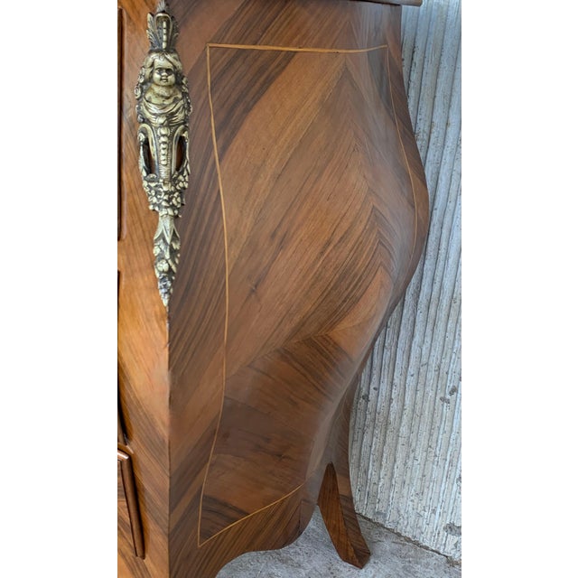 Early 20th Century French Louis XV Style Fine Kingwood and Marquetry Ormolu Mounted Bombe Commode For Sale - Image 10 of 18