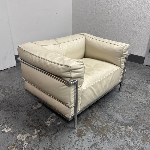 Modern Le Corbusier, Pierre Jeanneret & Charlotte Perriand for Cassina Lc3 Grand Confort Leather Armchair For Sale - Image 3 of 12