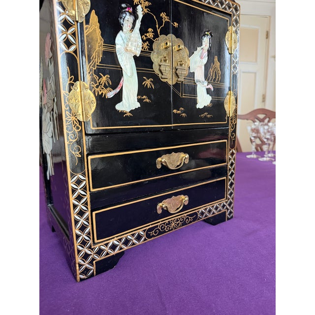 Black Vintage Chinese Asian Black Lacquer Mop Chinoiserie Table Top Cabinet For Sale - Image 8 of 12