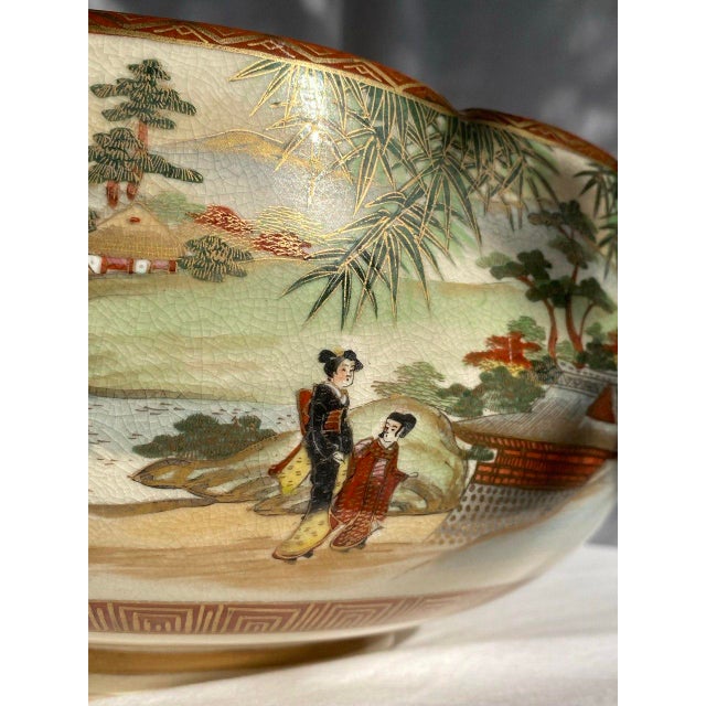 Large Antique Japanese Satsuma Scenic Bowl With Scalloped Rim – Autumn Landscape, Figures & Waterwheel For Sale - Image 9 of 18
