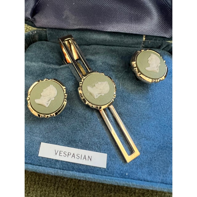 Rare Vespsian Vintage Royal British "Wedgwood" Jasper ware Gold Pate Cufflinks and Te Clip "Circa 1960" In Original Blue...