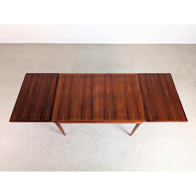 Wood Mid-Century JL Extendable Dining Table in Rosewood by Niels Møller For Sale - Image 7 of 11